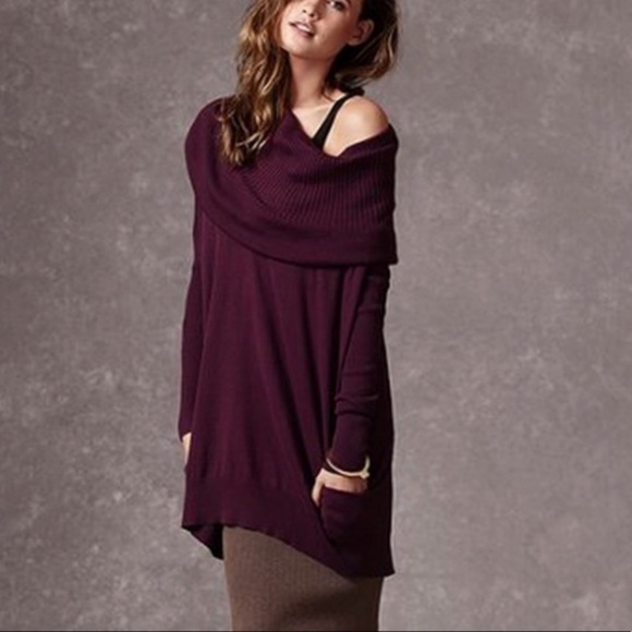 Victoria's Secret Sweaters - VICTORIA’S SECRET purple multi wear hi lo sweater